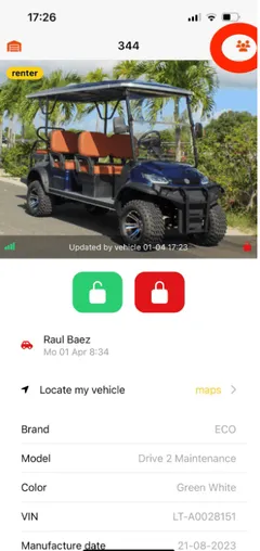 Mobile app: vehicle page with the share button in the top right corner circled